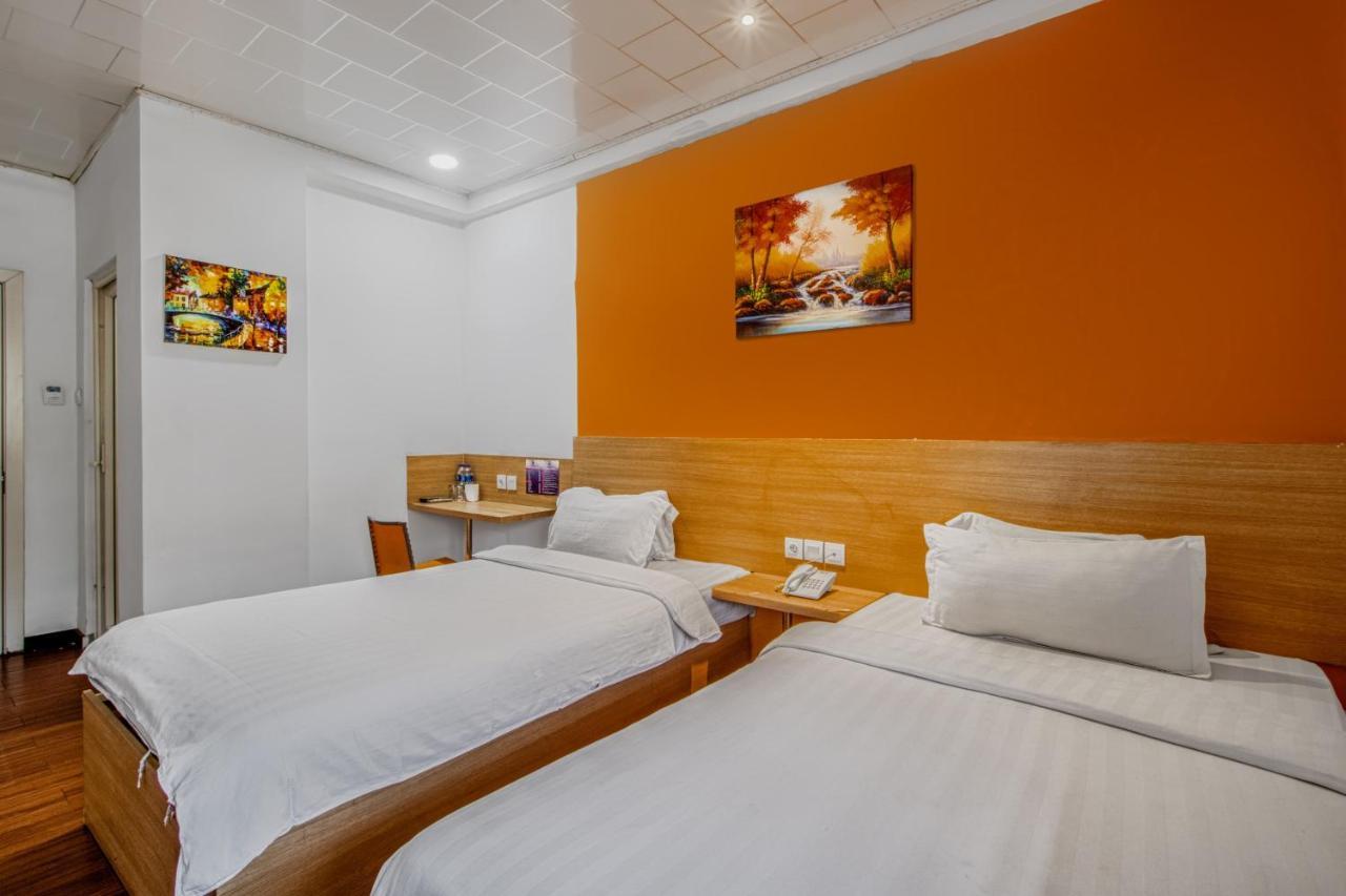 Suba Hotel Jakarta Exterior foto